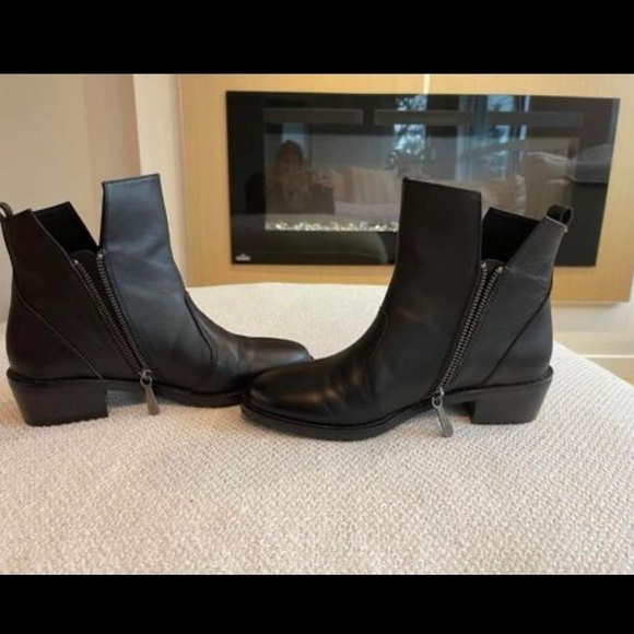 EMU Australian leather ankle boots size  6 - Picture 2 of 4